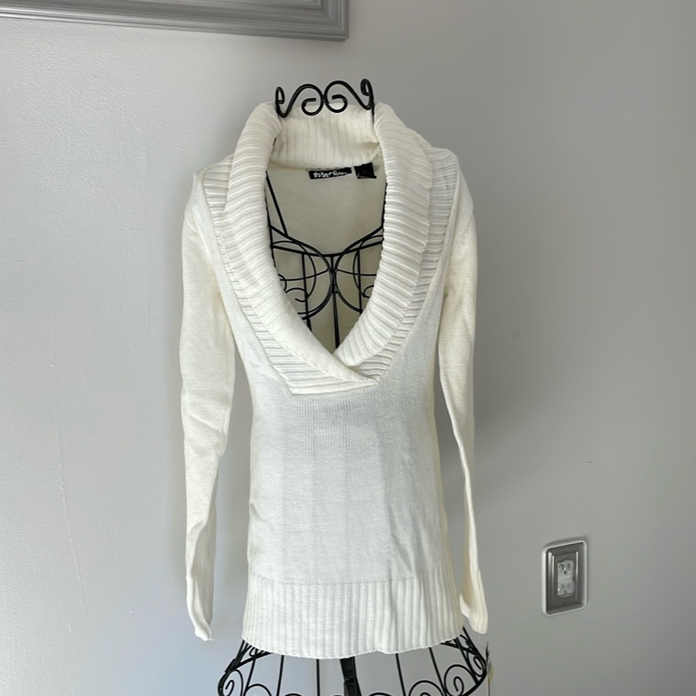NWT Planet Gold very low cut cream colored sweater.